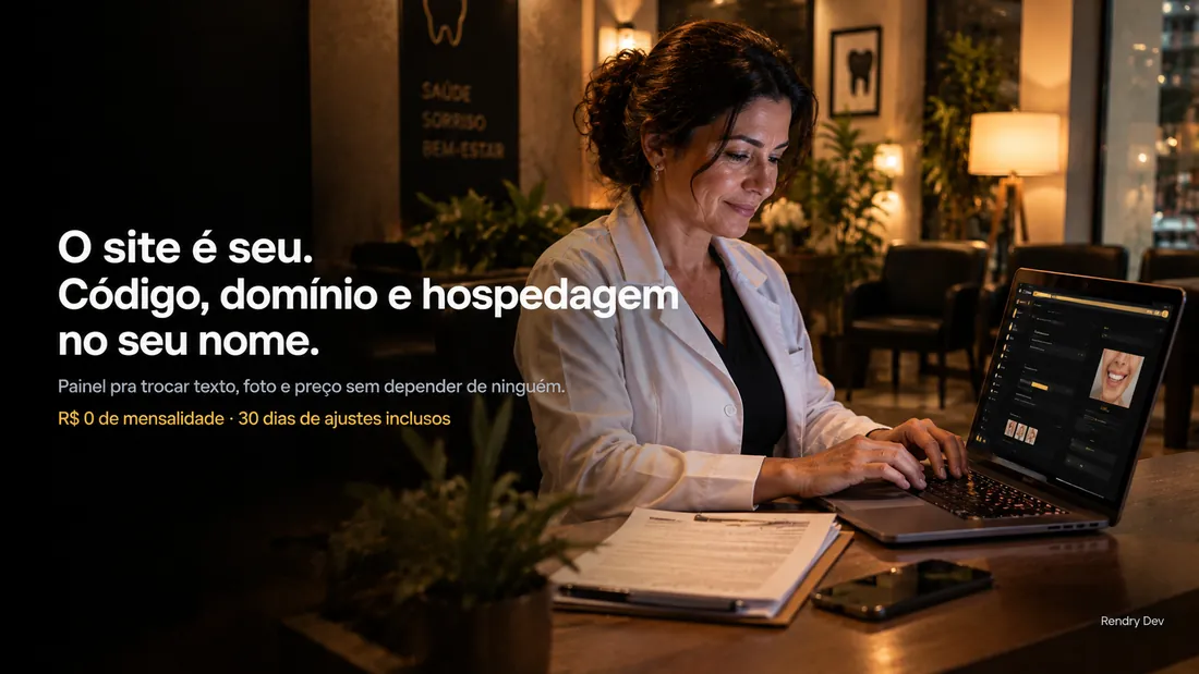 Dentista editando o próprio site pelo painel, na recepção do consultório